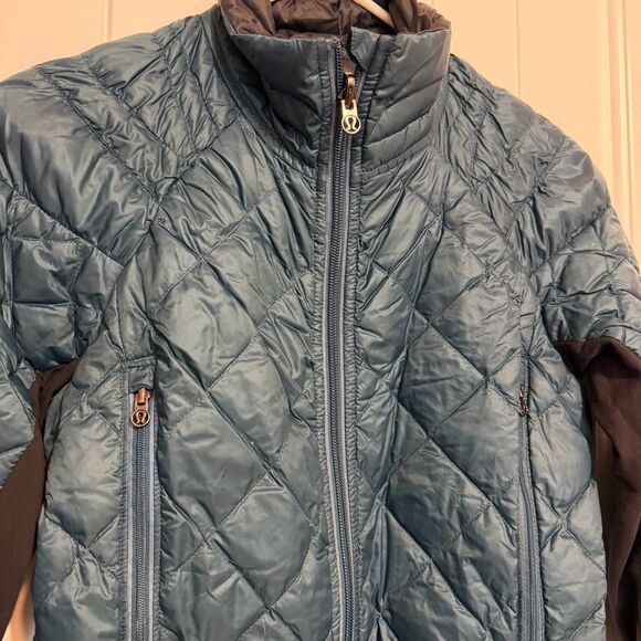 Lululemon Run Turn Around Women’s Reversible Jacket Alberta Lake/Black 4 Goose - Picture 2 of 9